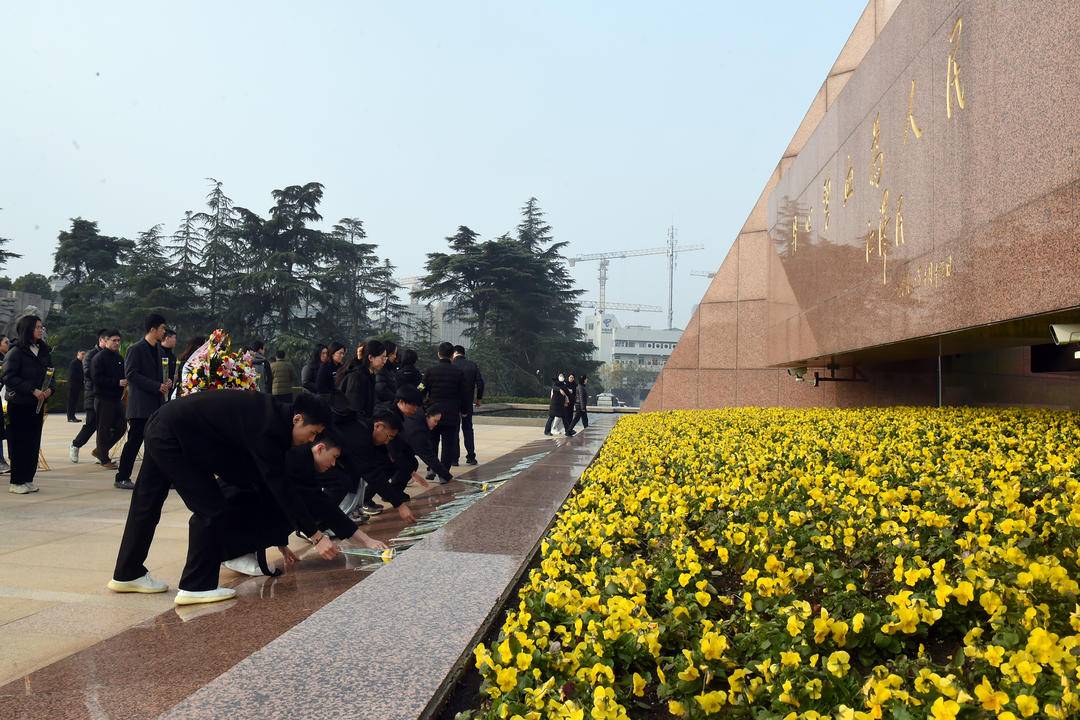 工人运动杰出领袖刘华牺牲一百周年纪念活动举行